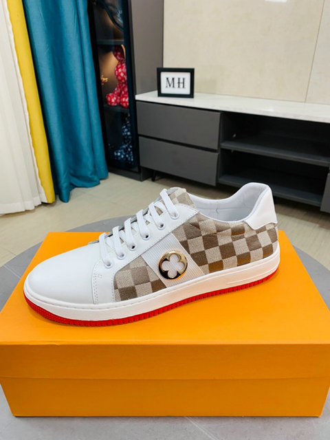 men LV shoes-019